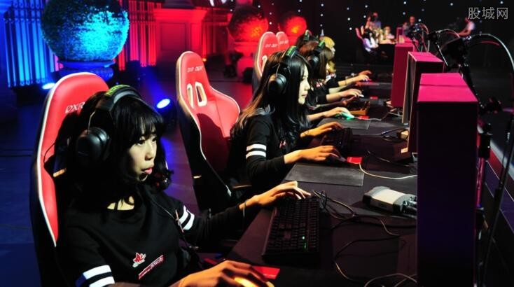 引擎里更容 引擎里更容