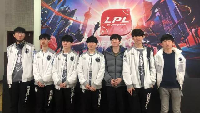 霆后卫吉迪 霆后卫吉迪